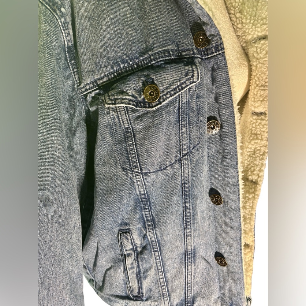 GUESS Men’s Sherpa Lined Denim Jacket | Blue Jean Trucker Coat - Picture 4 of 10